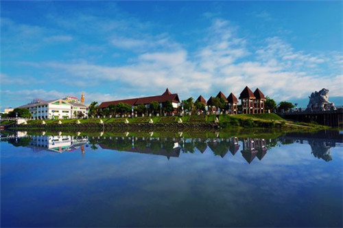 烈焰红唇串串香