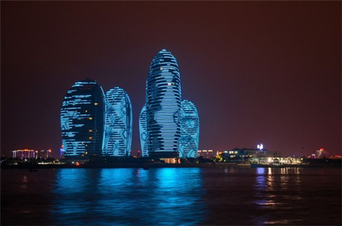 犟师傅酱骨米饭